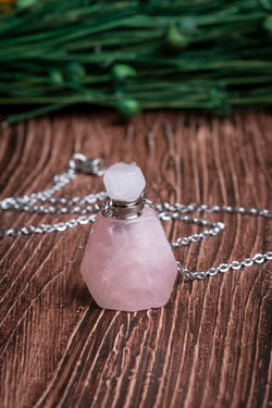 Image of Sertifikalı Pembe Kuvars Doğal Taş Esans Şişesi / Kolye