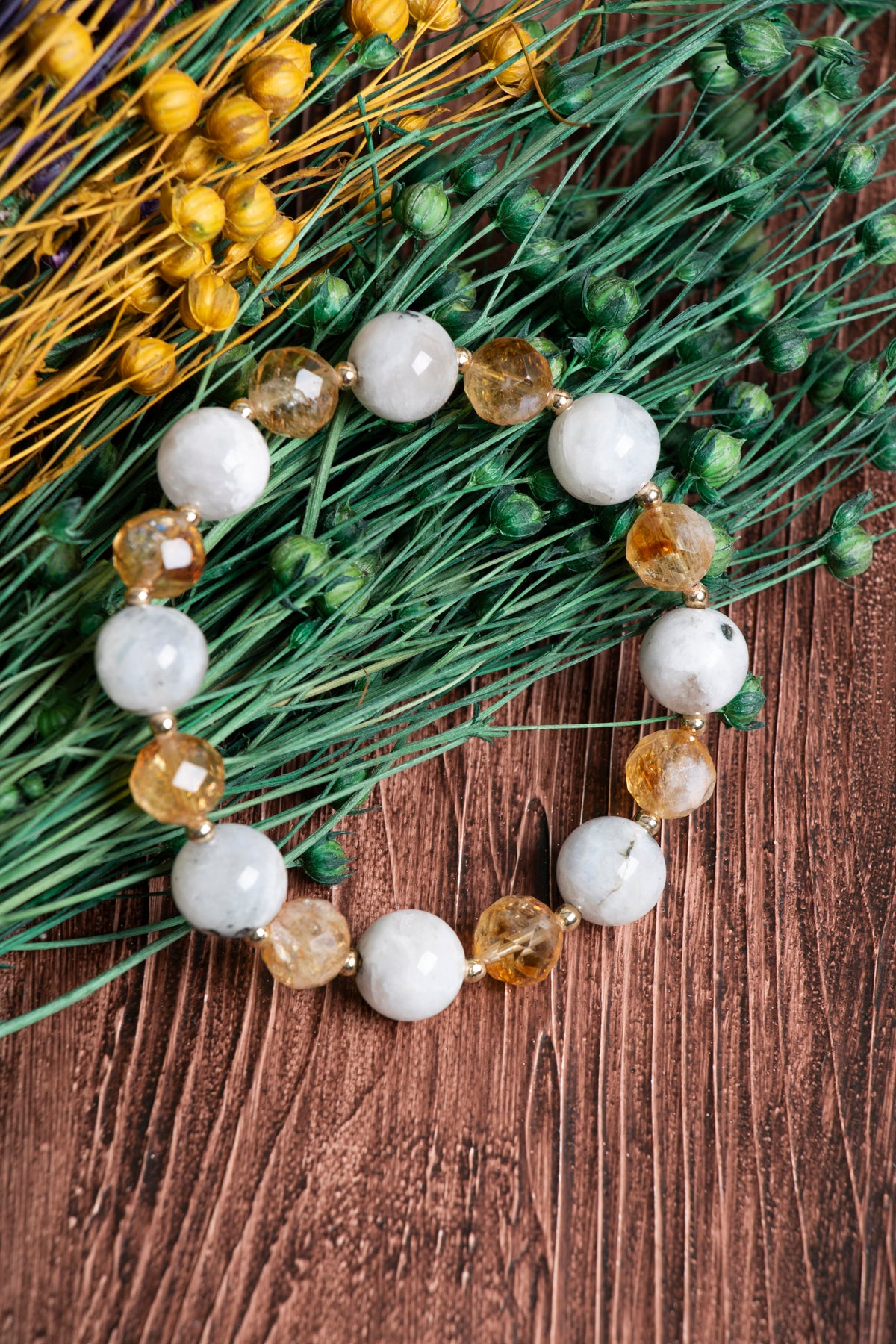 Image of Orijinal Sertifikalı Ay Taşı (10 mm) Sitrin Fasetli (8 mm) Doğal Taş Bileklik