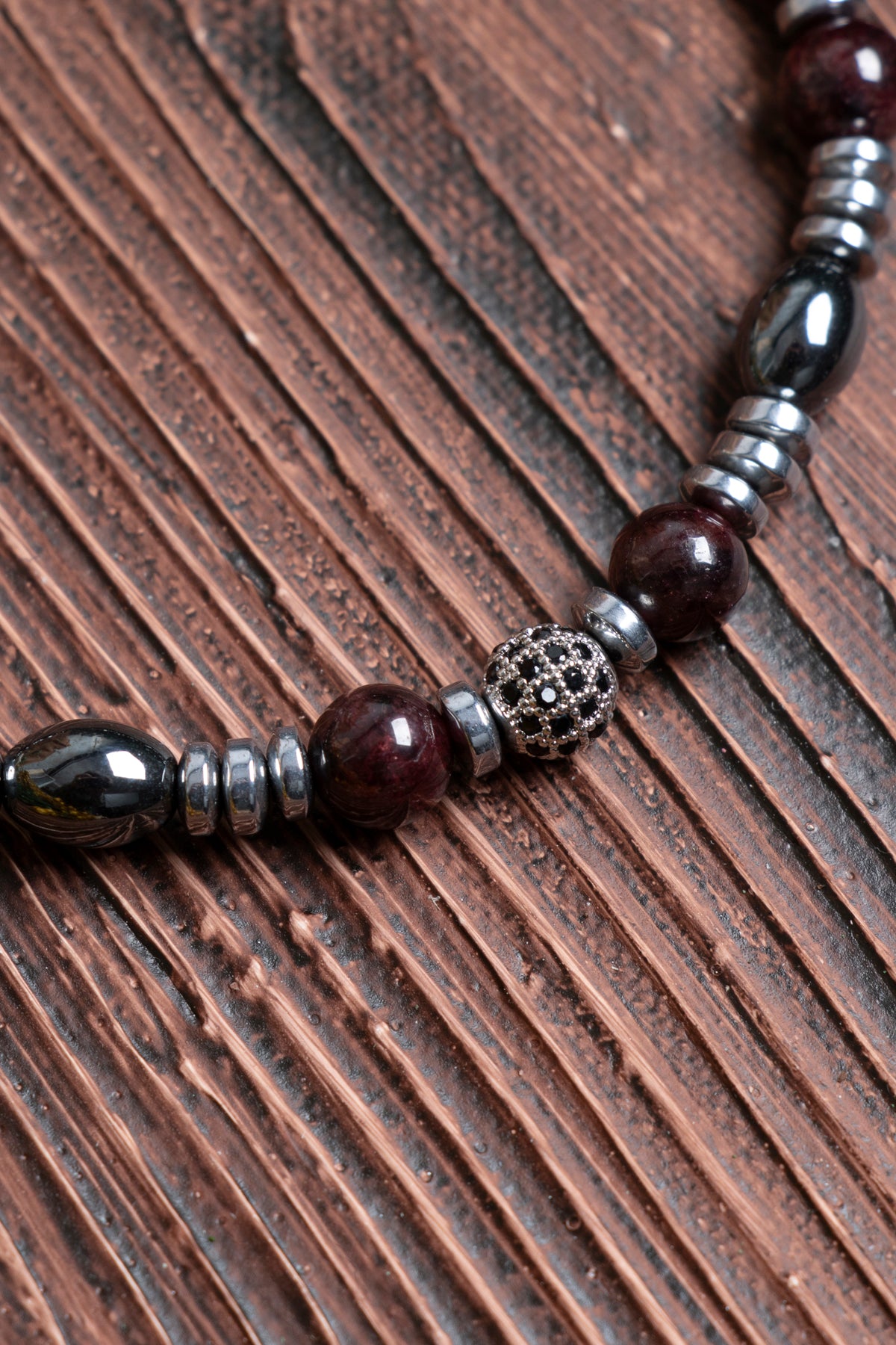 Image of Orijinal Sertifikalı Lal Hematit (6 mm) Zirkon Aparatlı Doğal Taş Makrome Bileklik