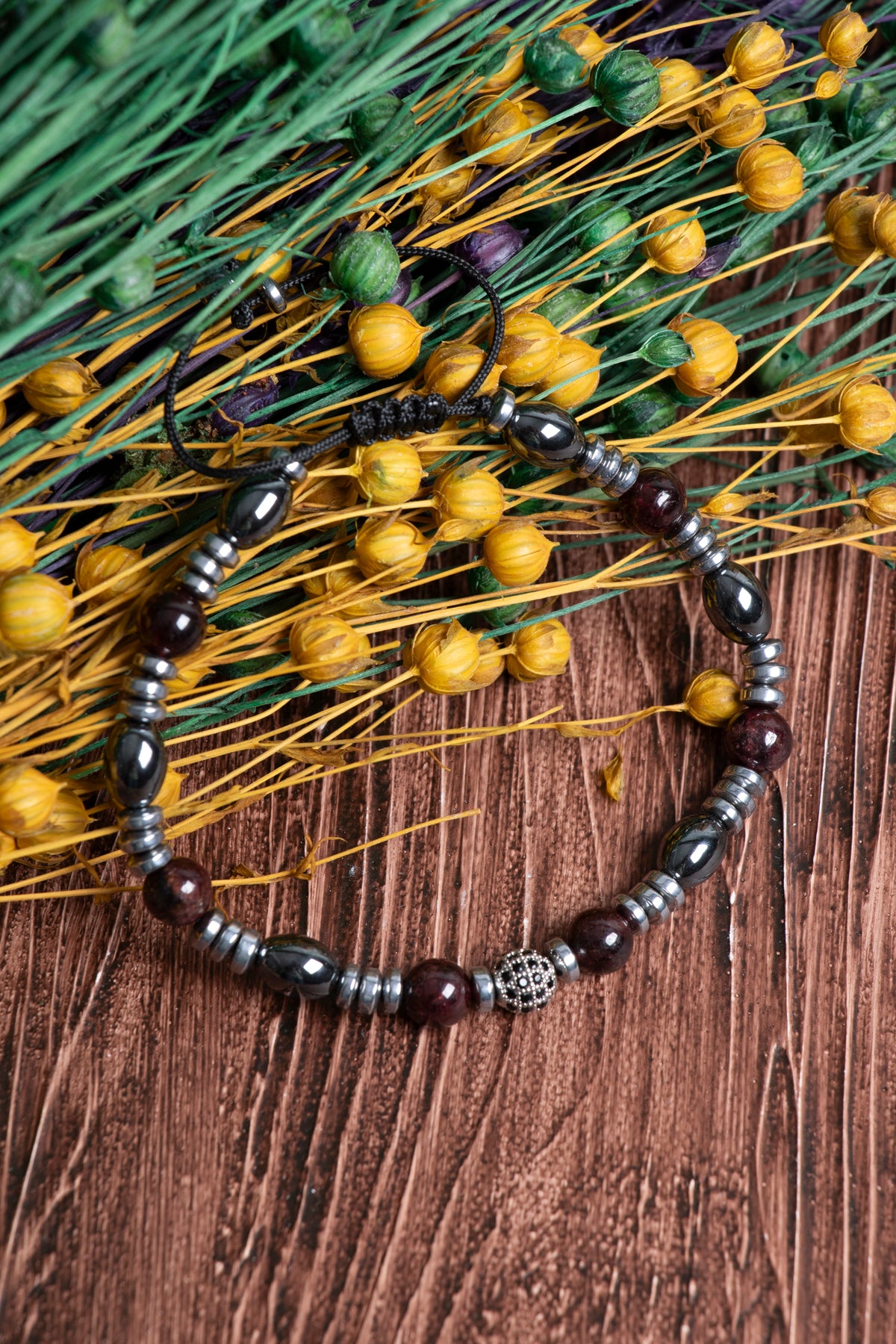 Image of Orijinal Sertifikalı Lal Hematit (6 mm) Zirkon Aparatlı Doğal Taş Makrome Bileklik