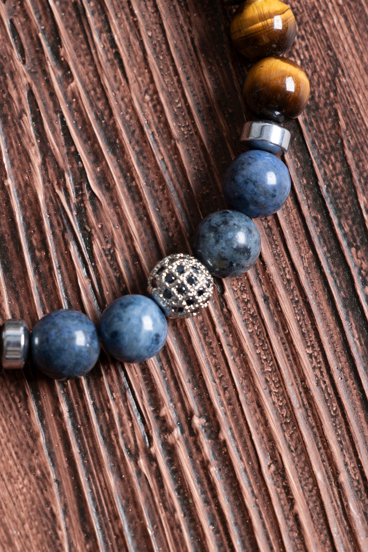 Image of Doğal Taş Oğlak Burcu Bileklik (Dumoriterite kaplan gözü jasper dumanlı kuvars kırmızı akik hematit)