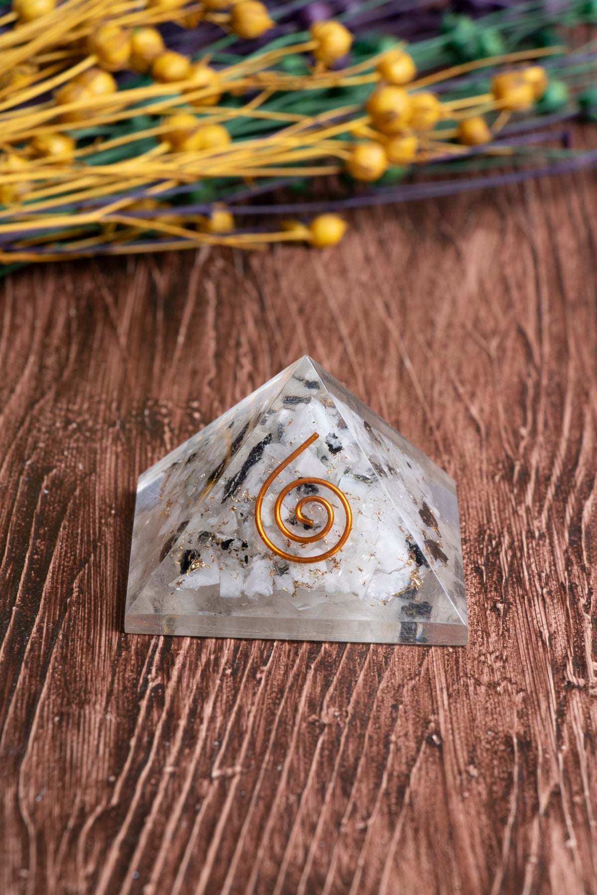 Image of Sertifikalı Ay Taşı Doğal Taş Dişil Enerji Piramidi S.K: 0008