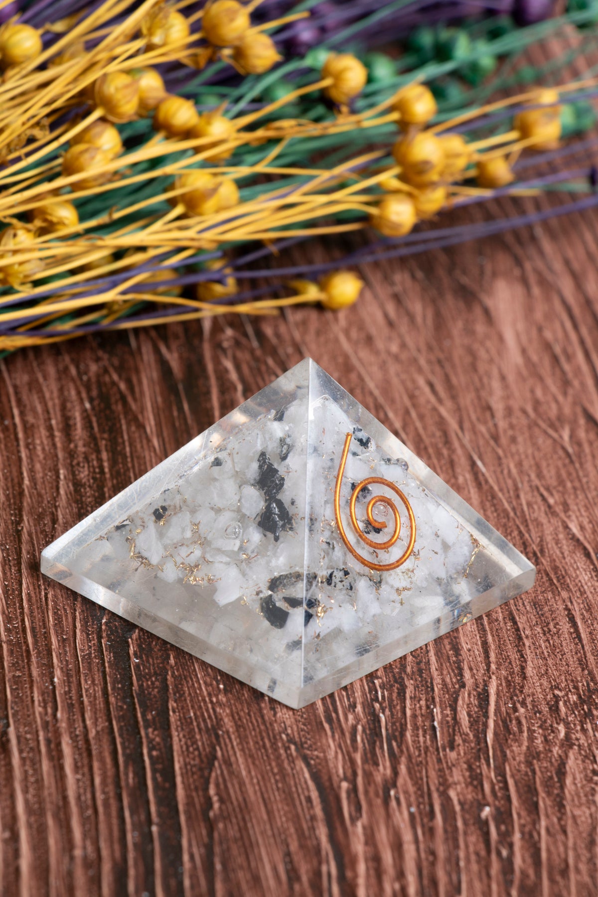 Image of Sertifikalı Ay Taşı Doğal Taş Dişil Enerji Piramidi S.K: 0008