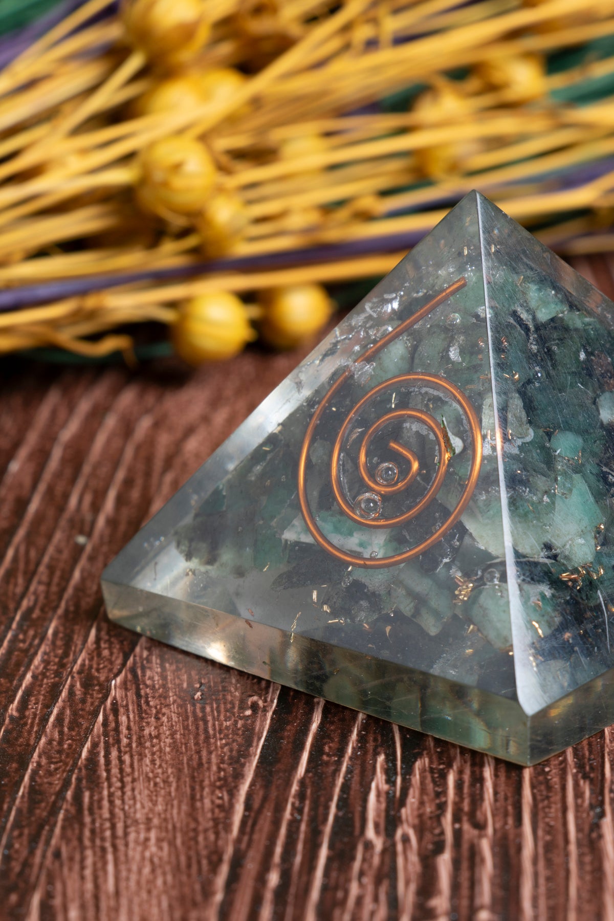 Image of Sertifikalı Zümrüt Doğal Taş Refah Piramidi S.K: 0009