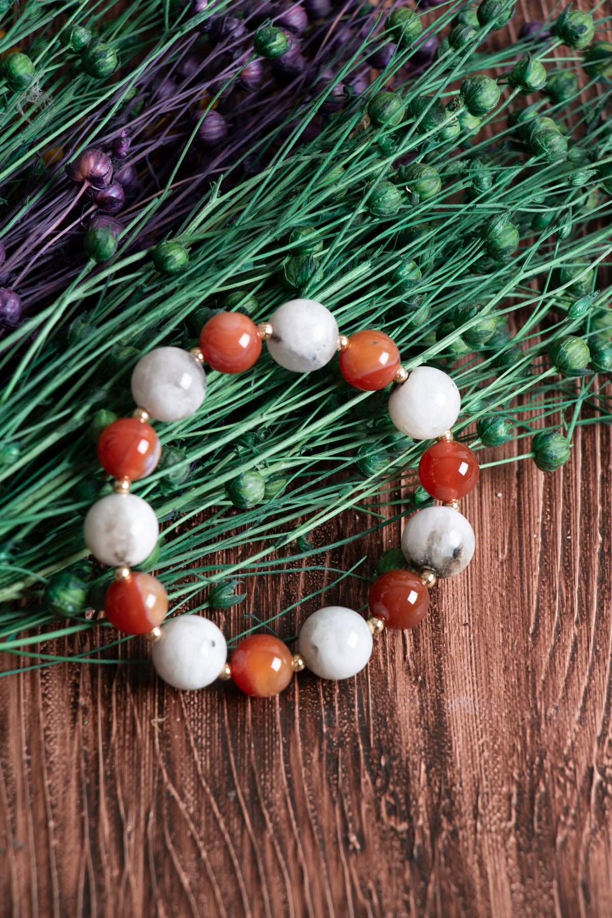 Image of Orijinal Sertifikalı Ay Taşı (12 mm) Kırmızı Akik (10 mm) Hematit Doğal Taş Bileklik