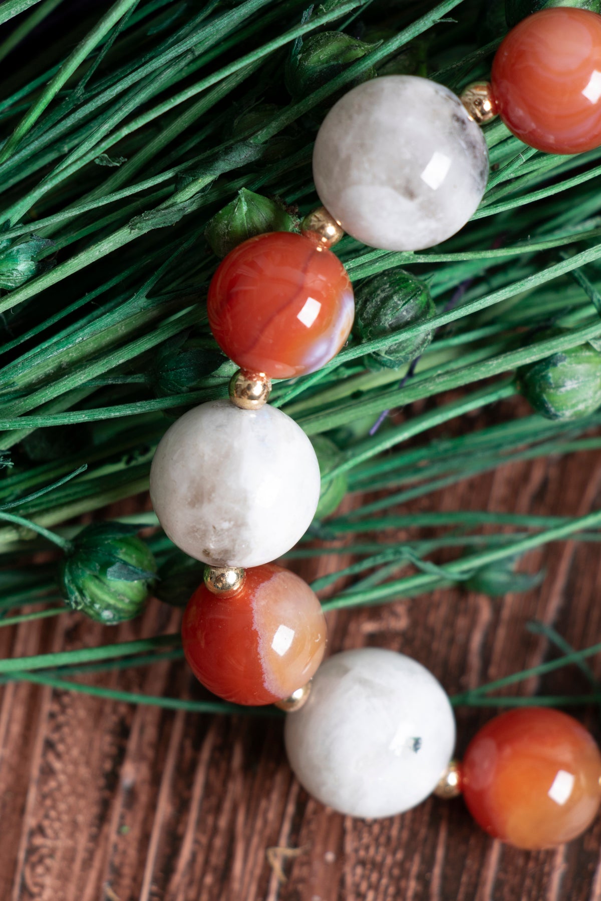 Image of Orijinal Sertifikalı Ay Taşı (12 mm) Kırmızı Akik (10 mm) Hematit Doğal Taş Bileklik