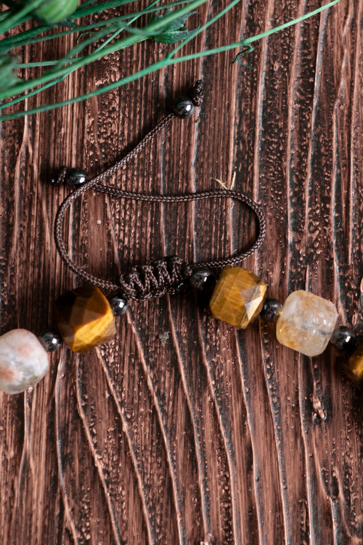 Image of Orijinal Sertifikalı Sitrin Kaplan Gözü Hematit Doğal Taş Makrome Bileklik