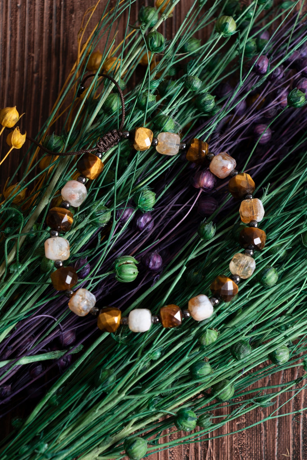 Image of Orijinal Sertifikalı Sitrin Kaplan Gözü Hematit Doğal Taş Makrome Bileklik