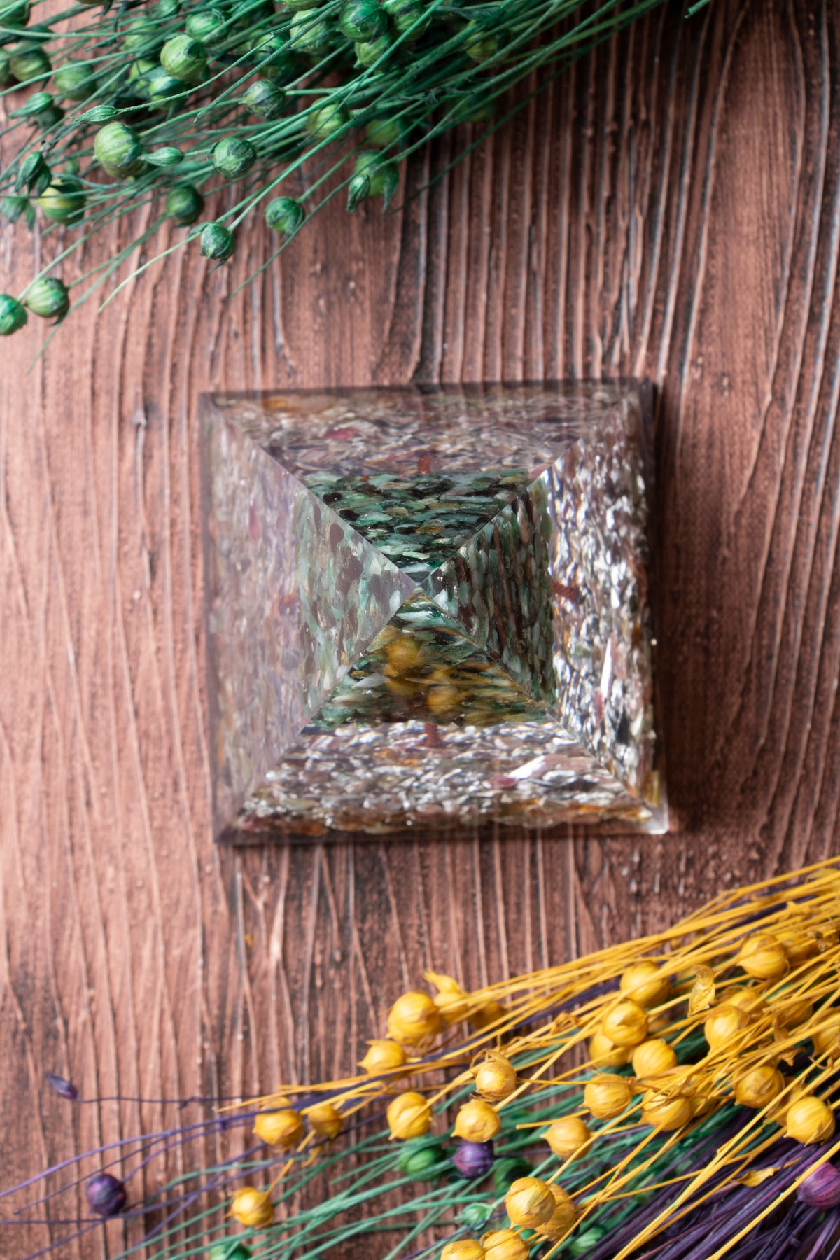 Image of Turmalin & Zümrüt Ağaçlı Piramit Büyüme & Koruma Piramidi S.K: 0035