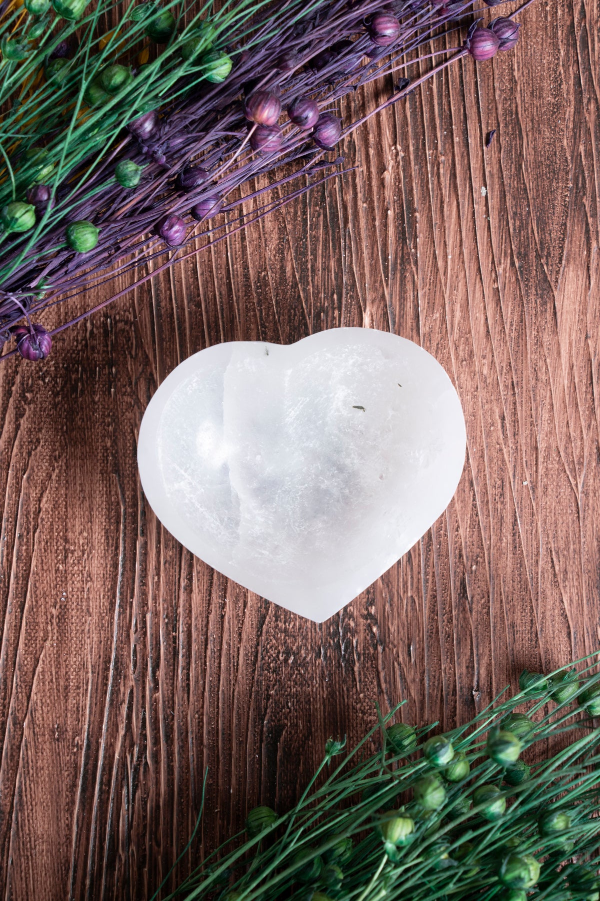 Image of Sertifikalı Selenit Doğal Taş Enerji Temizleme Tabağı - Kalp Tabak S.K: 0058