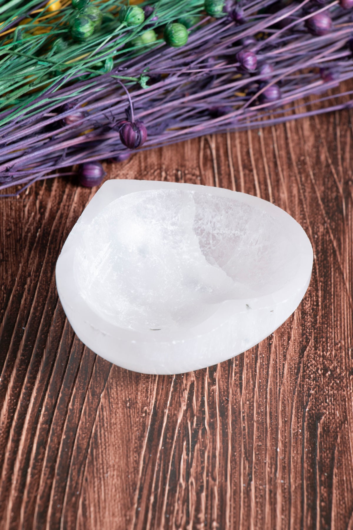 Image of Sertifikalı Selenit Doğal Taş Enerji Temizleme Tabağı - Kalp Tabak S.K: 0058