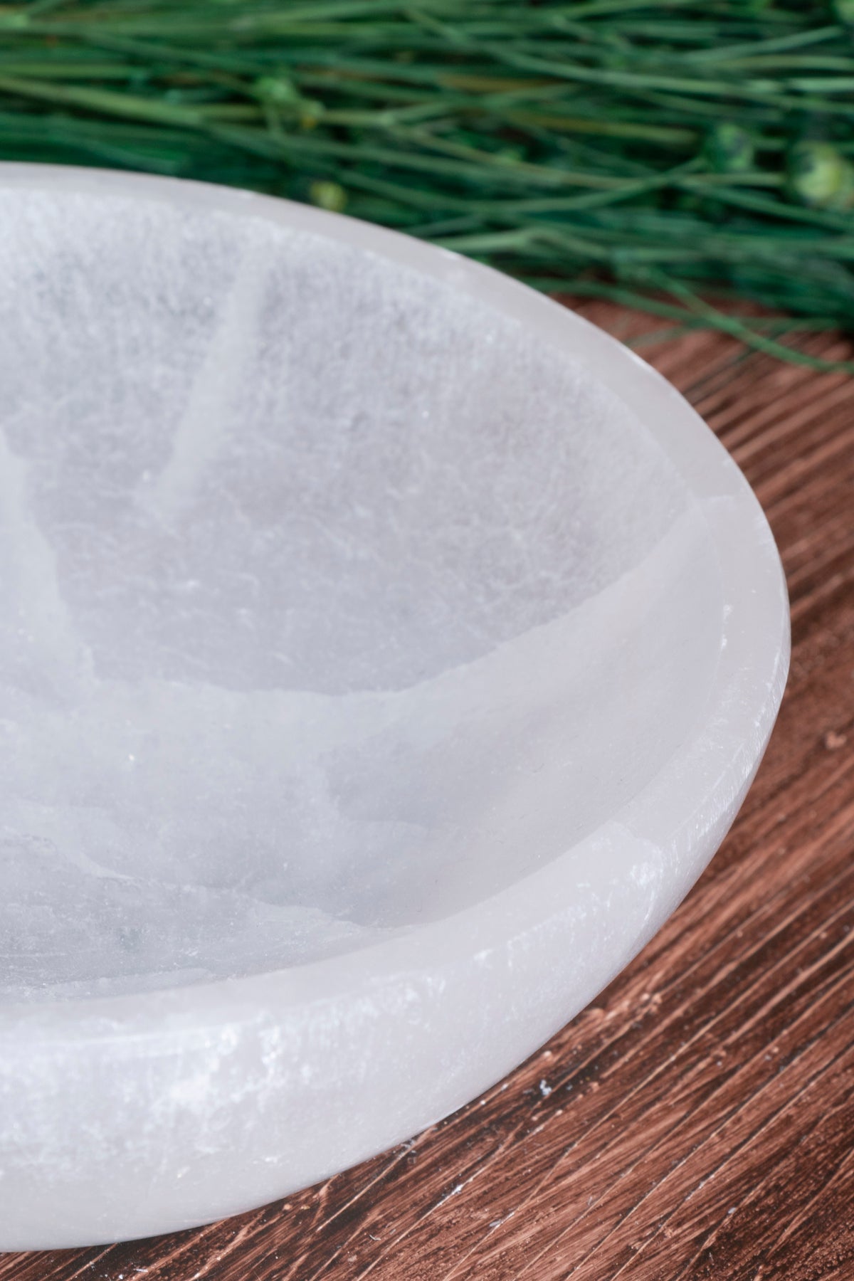 Image of Sertifikalı Selenit Doğal Taş Kolye - Bileklik Enerji Banyosu (Yuvarlak Selenit Tabak no.5) S.K: 0084