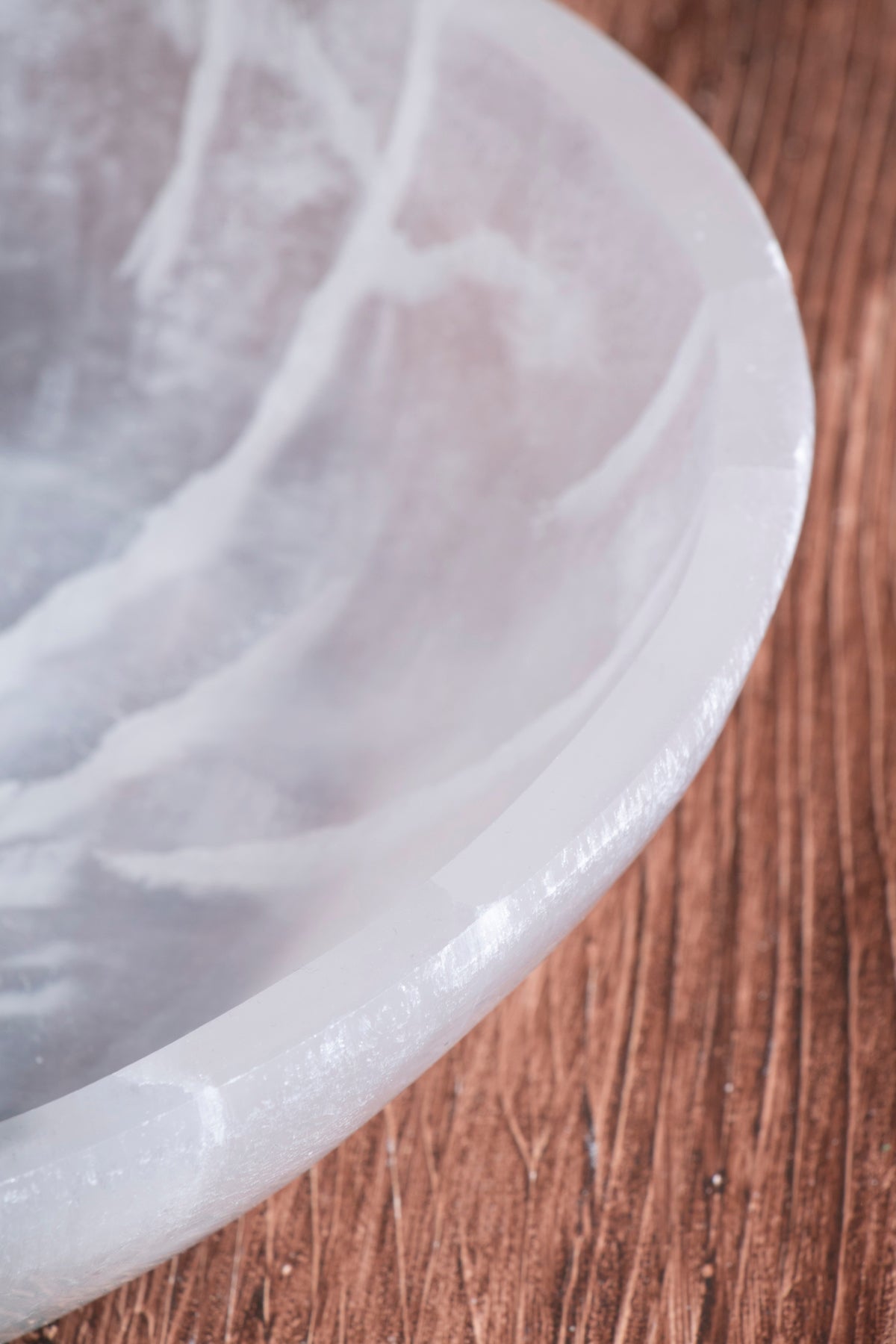 Image of Sertifikalı Selenit Doğal Taş Kolye - Bileklik Enerji İstasyonu (Yuvarlak Selenit Tabak no.6) S.K: 0086