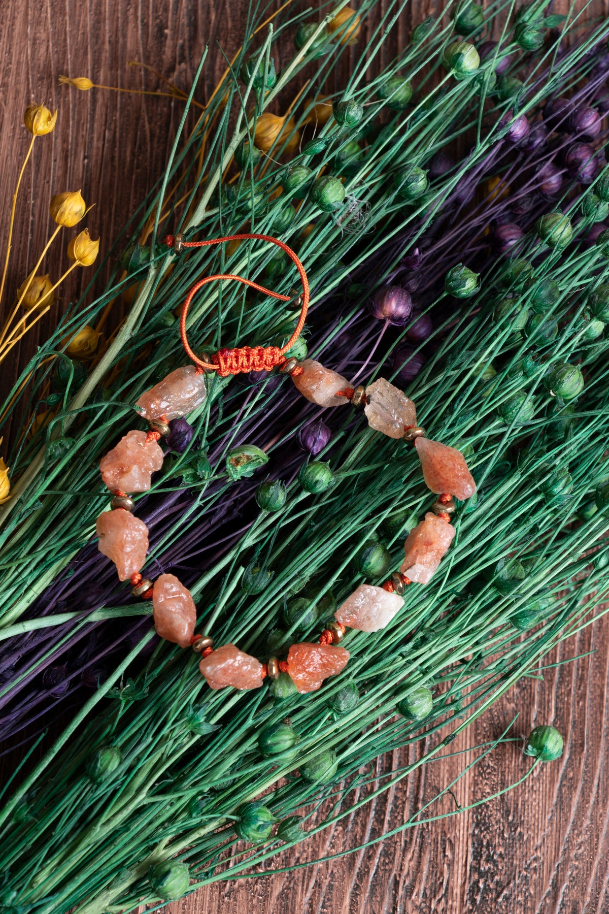 Image of Orijinal Sertifikalı Güneş Taşı Hematit Naturel Kesim Doğal Taş Makrome Bileklik