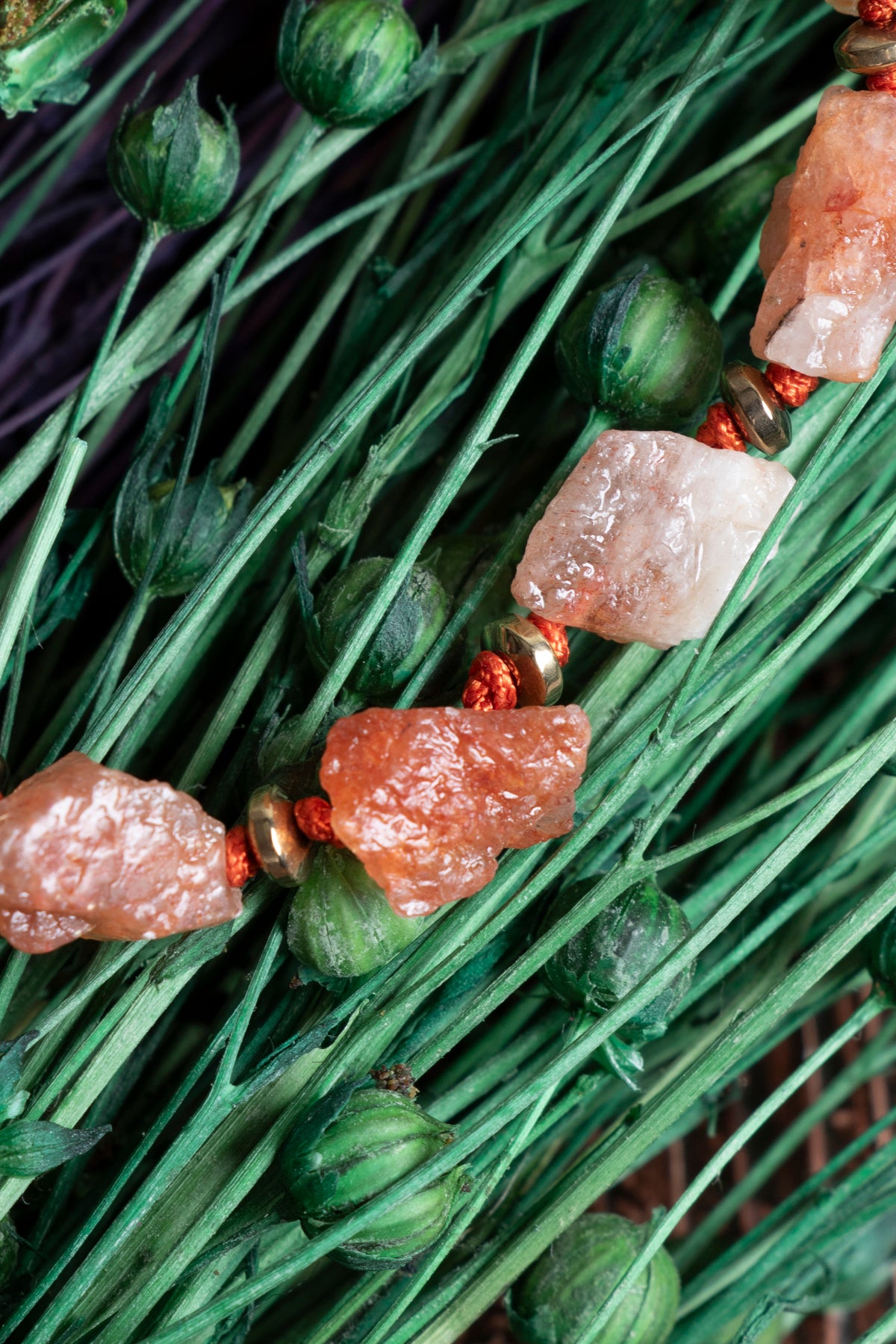 Image of Orijinal Sertifikalı Güneş Taşı Hematit Naturel Kesim Doğal Taş Makrome Bileklik