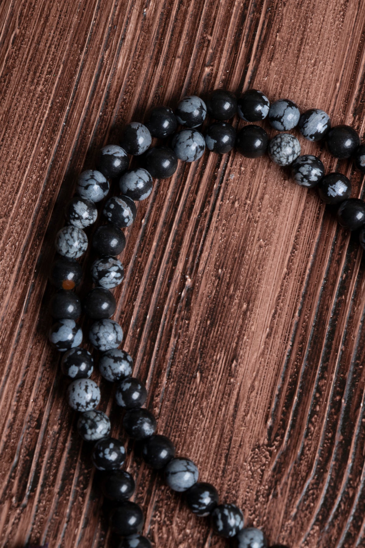 Image of Orijinal Sertifikalı 99'luk Karlı Obsidyen (6 mm) Doğal Taş Metal İmamiye Püskül Tespih