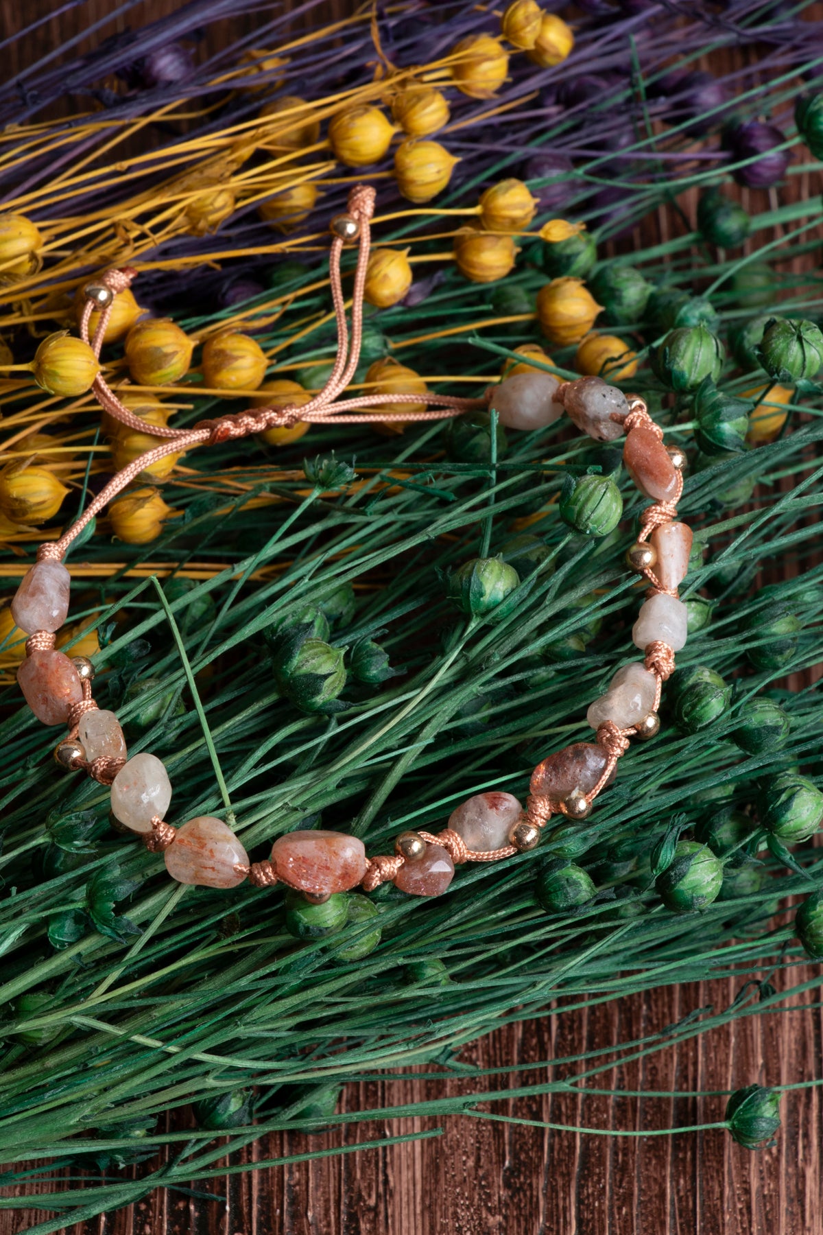 Image of Orijinal Sertifikalı Güneş Taşı Doğal Taş Makrome Bileklik