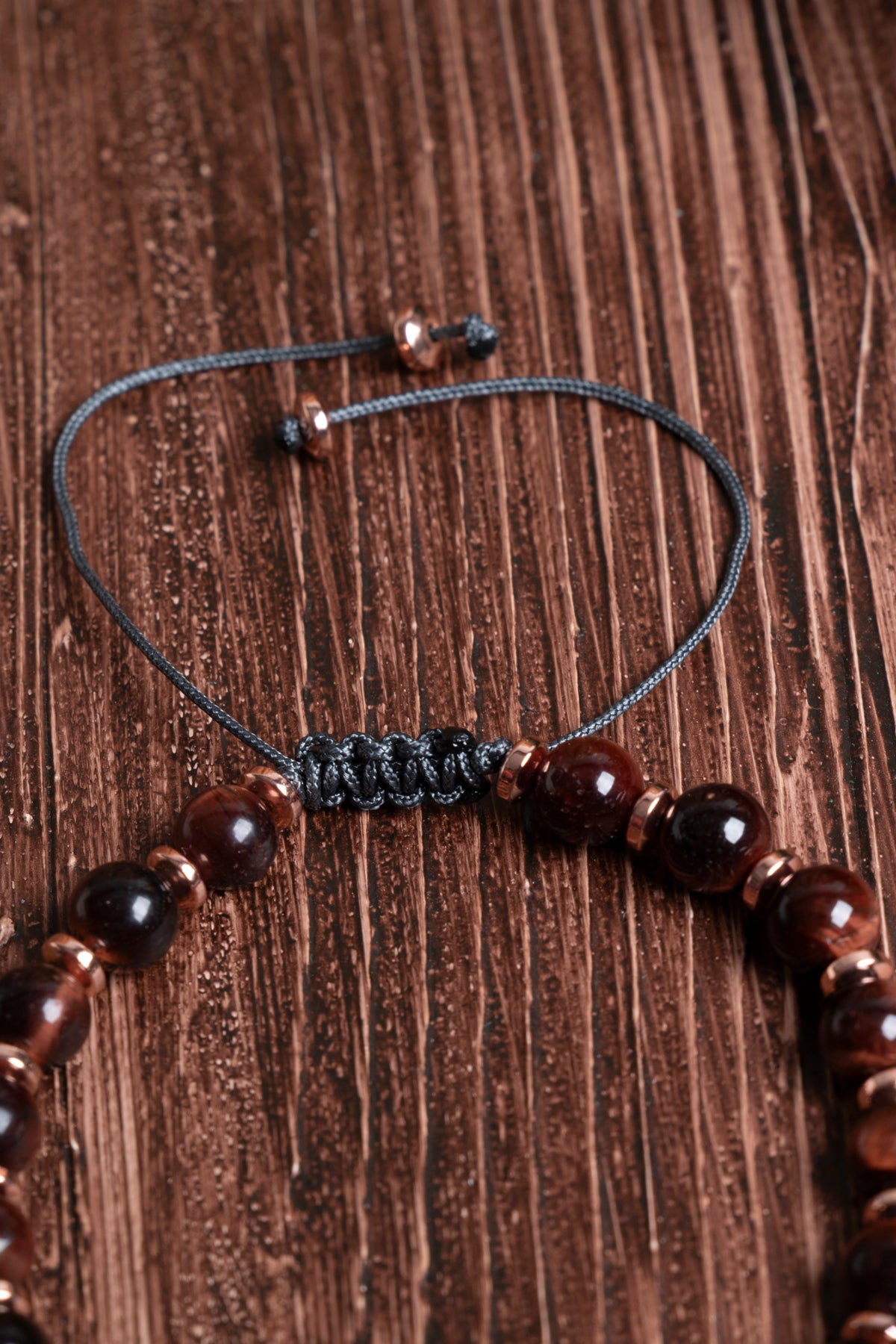 Image of Orijinal Sertifikalı Kaplan Gözü Hematit Doğal Taş Zirkon Aparatlı Makrome Bileklik