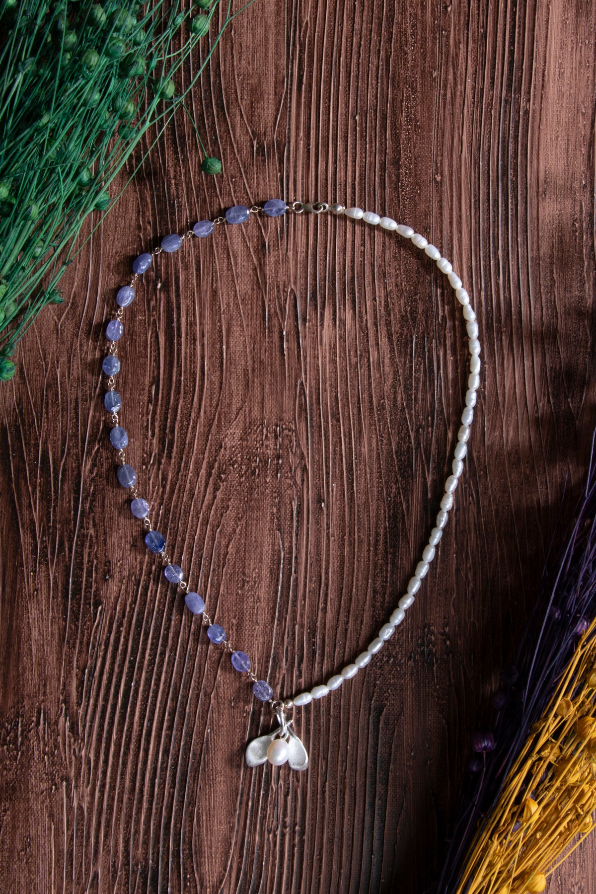 Image of Sertifikalı İnci Tanzanit Gümüş Aparatlı Doğal Taş Kolye