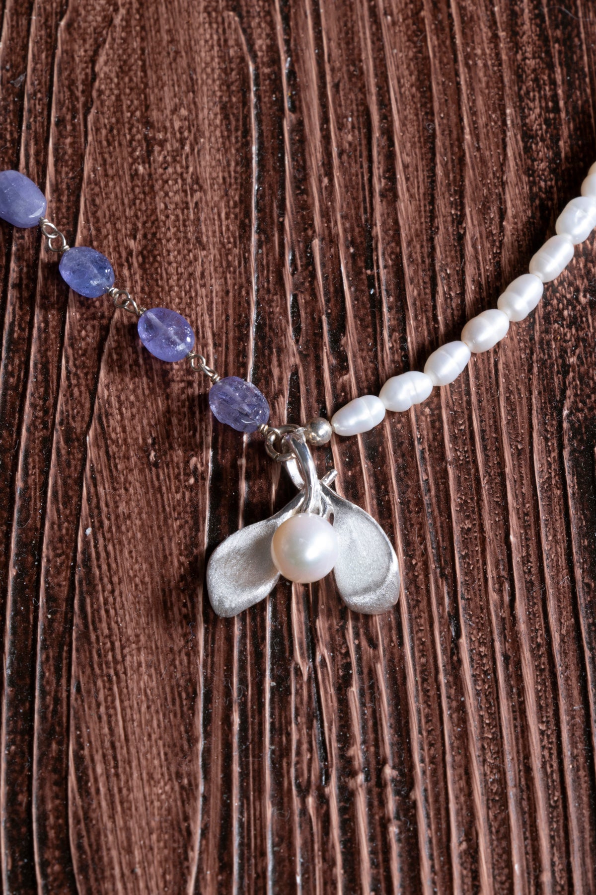 Image of Sertifikalı İnci Tanzanit Gümüş Aparatlı Doğal Taş Kolye