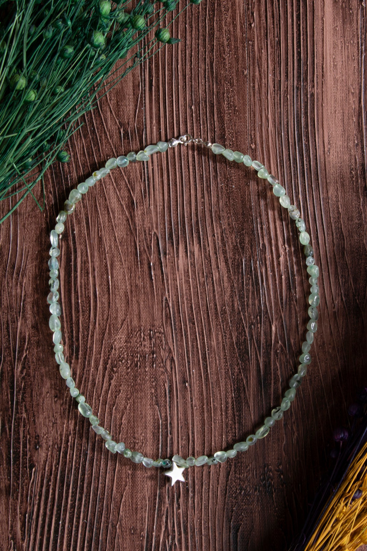 Image of Sertifikalı Prehneit Gümüş Yıldız Aksesuarlı Doğal Taş Kolye