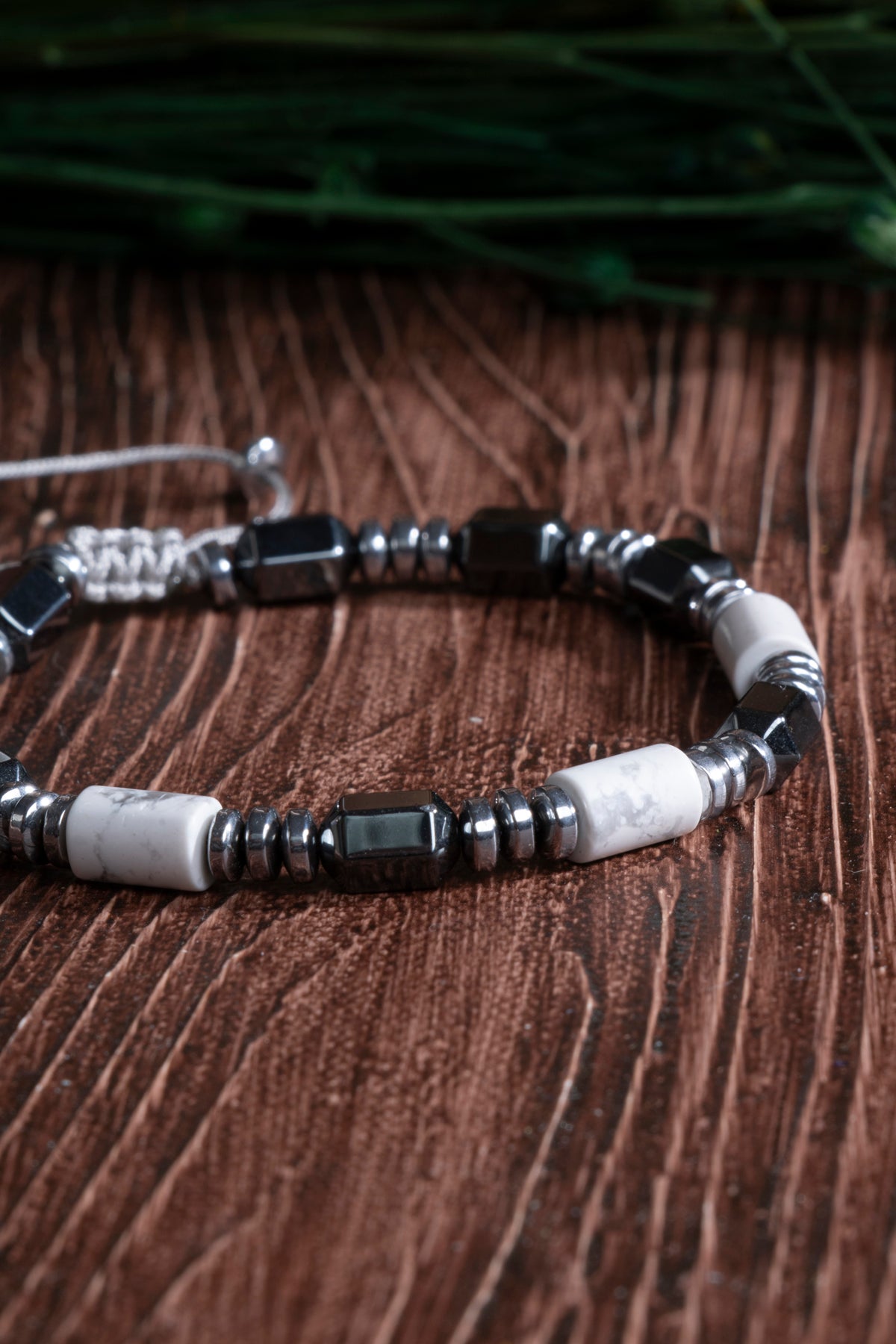 Image of Sertifikalı Havlit Hematit Doğal Taş Makrome Bileklik